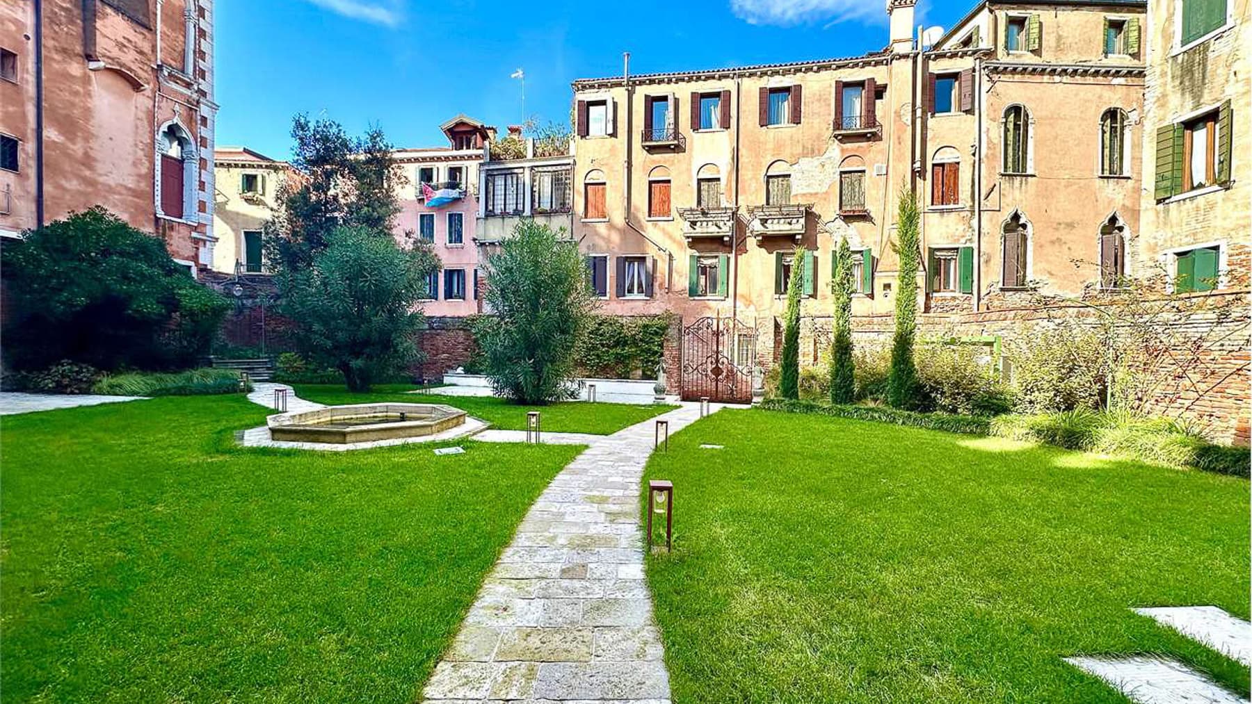 Appartamento di 250 mq con giardino privato a Venezia