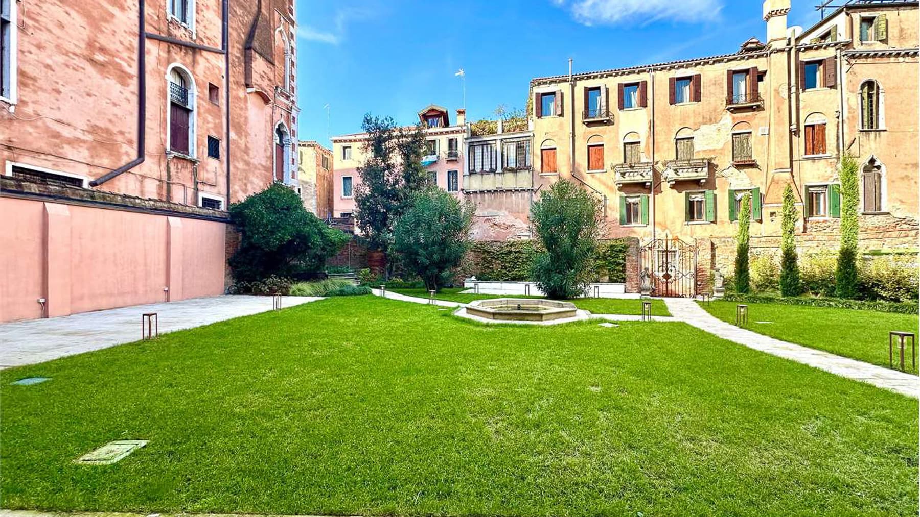 Appartamento di 250 mq con giardino privato a Venezia