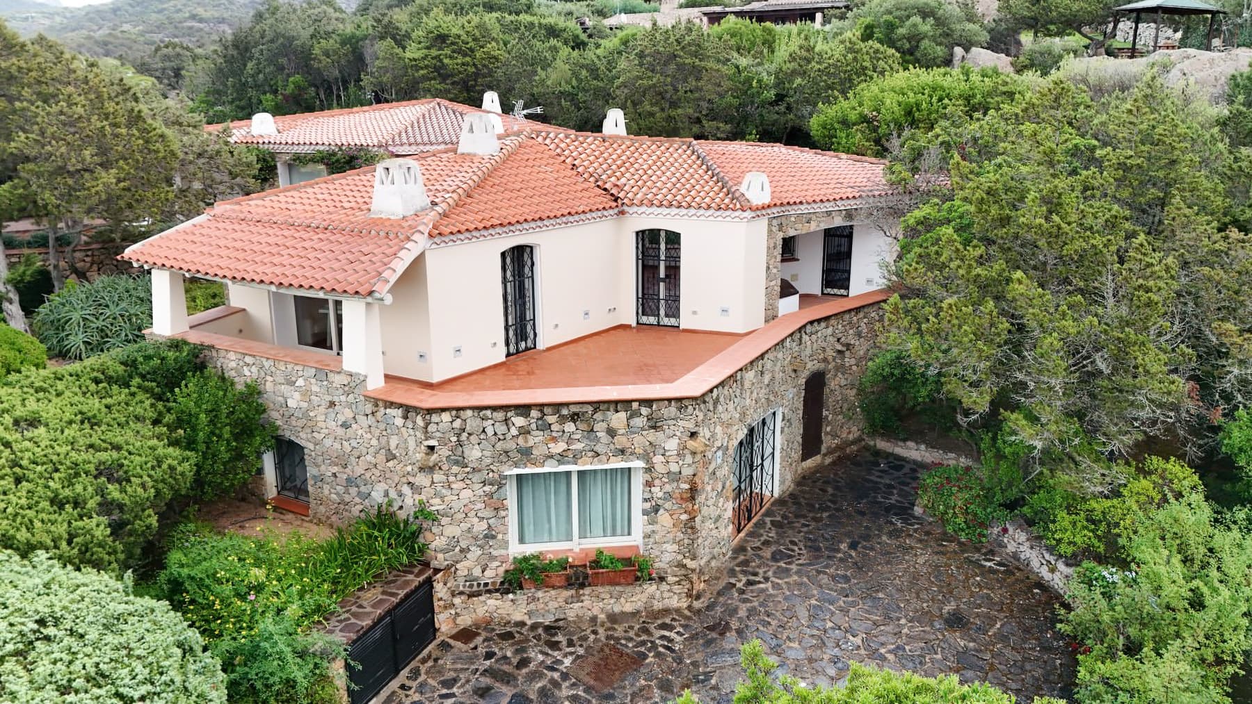 Villa in pietra ad Arzachena, Sardegna
