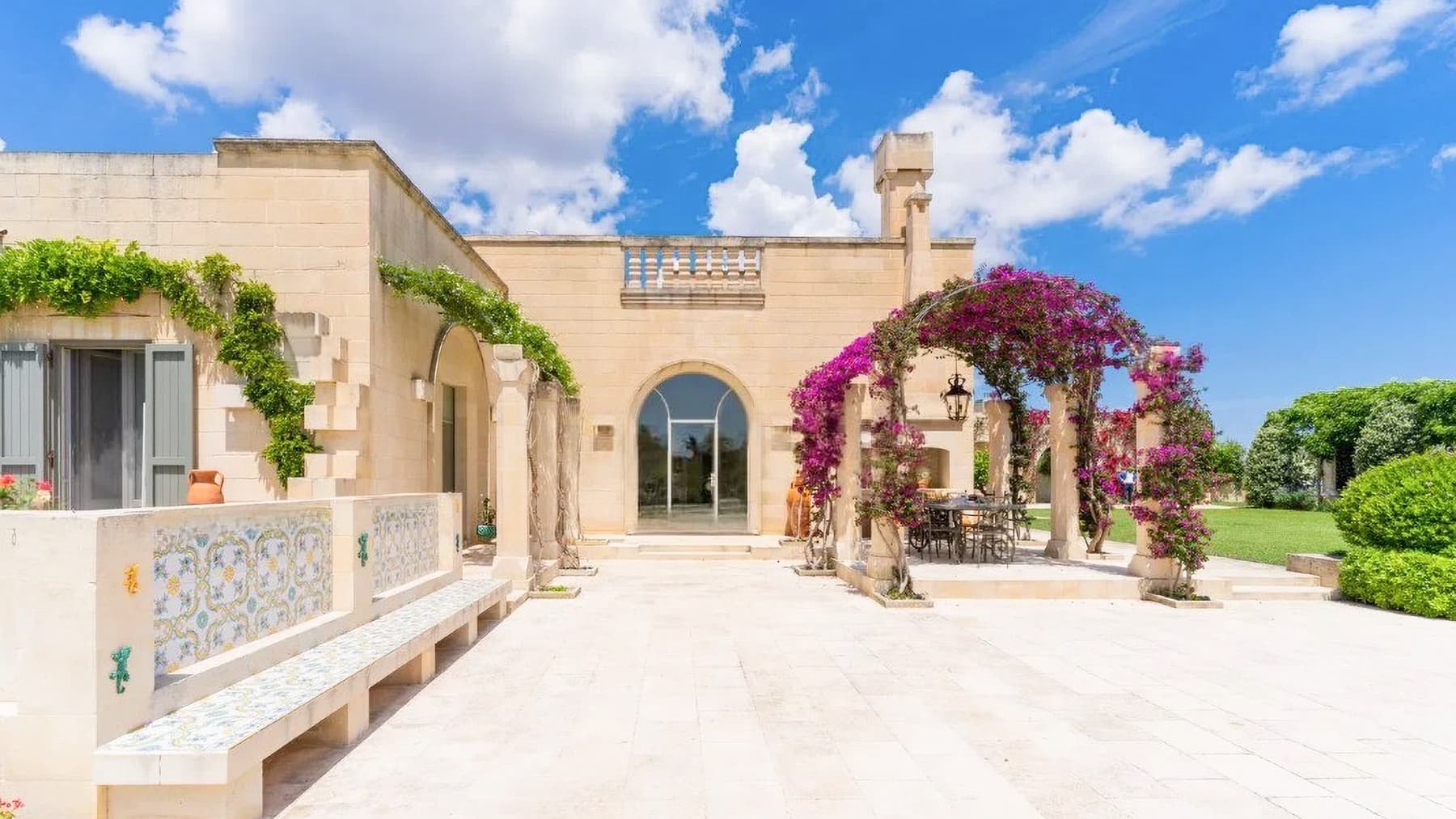 Masseria con piscina e SPA a Martano, Puglia