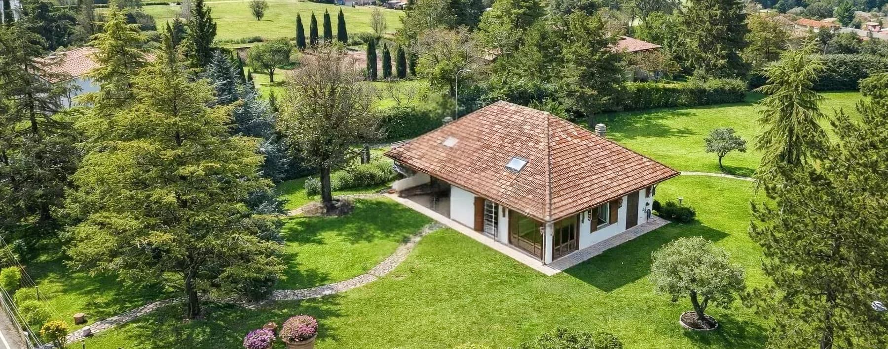 Tenuta-Complesso di lusso sulle colline di Parma
