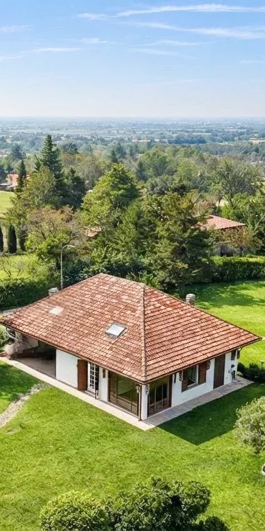 Tenuta-Complesso di lusso sulle colline di Parma