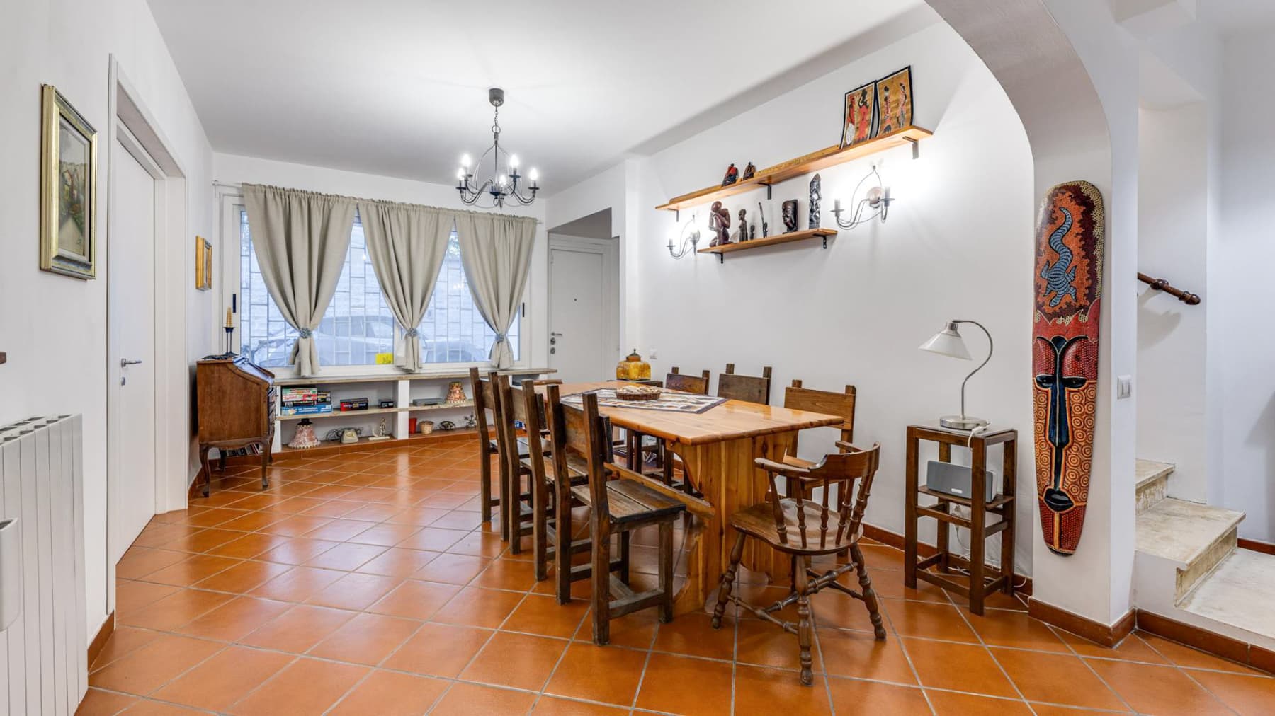 Villa su quattro livelli con giardino privato a Roma