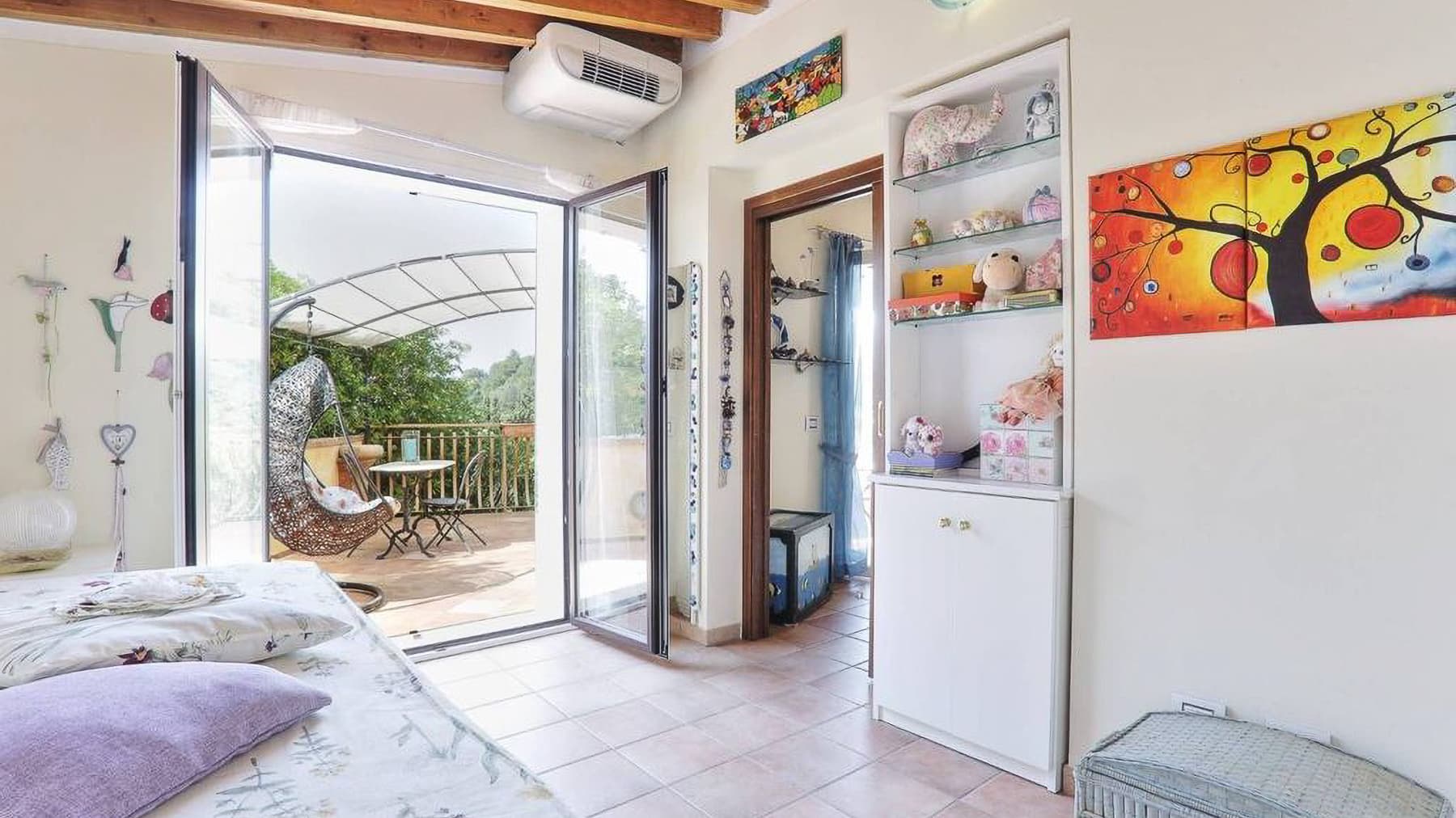 Villa spaziosa con piscina e giardino a Morcone, Toscana