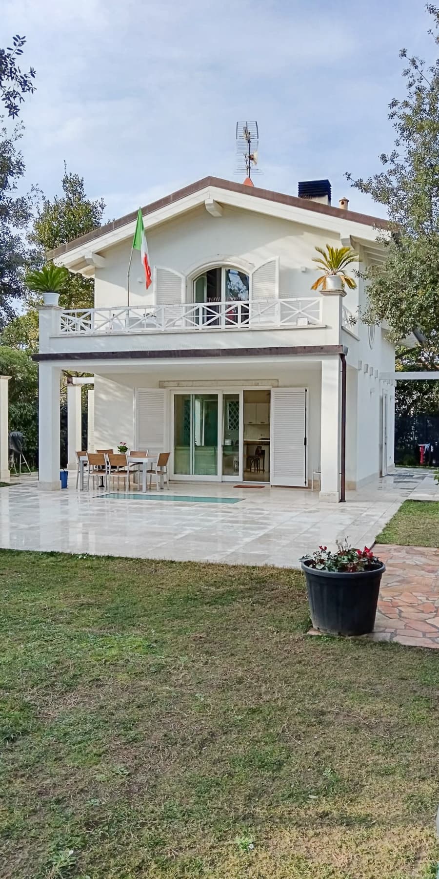 Villa in Prestigious Forte dei Marmi, Tuscany