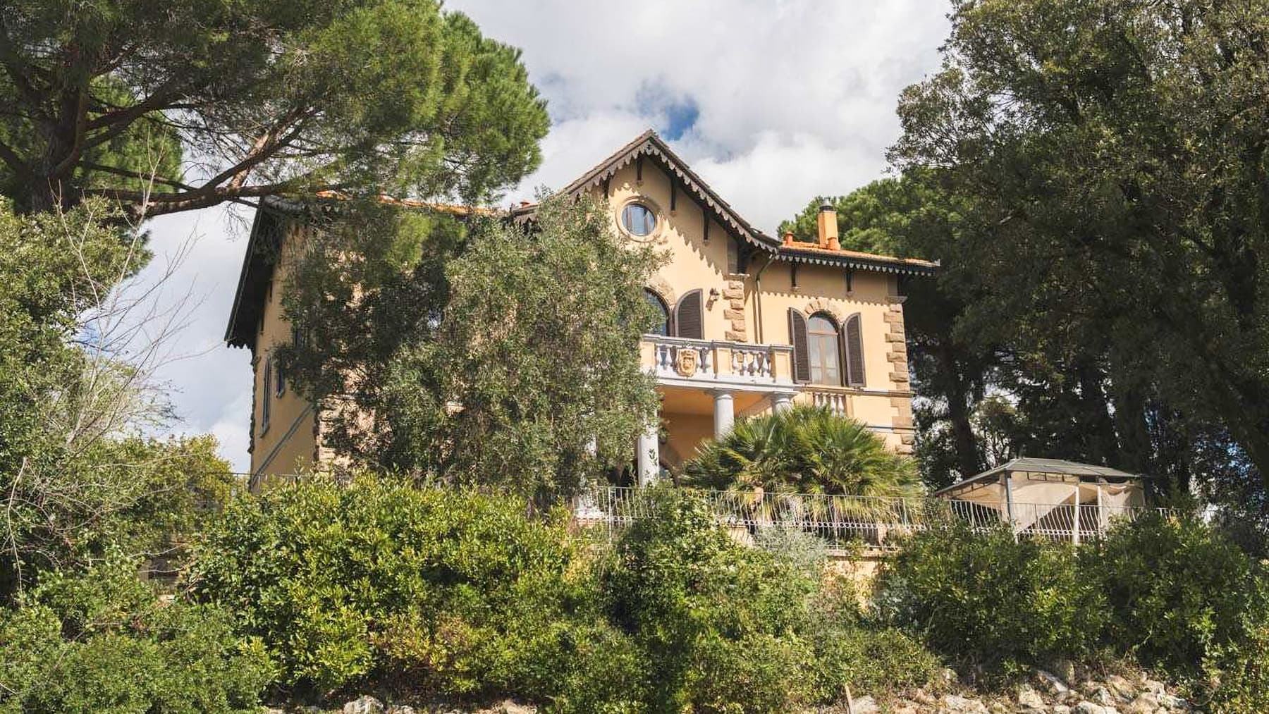 Villa storica tra le colline toscane, Riparbella