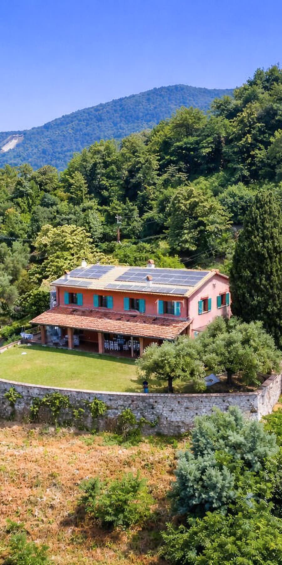 Villa panoramica in Versilia, tra mare e colline