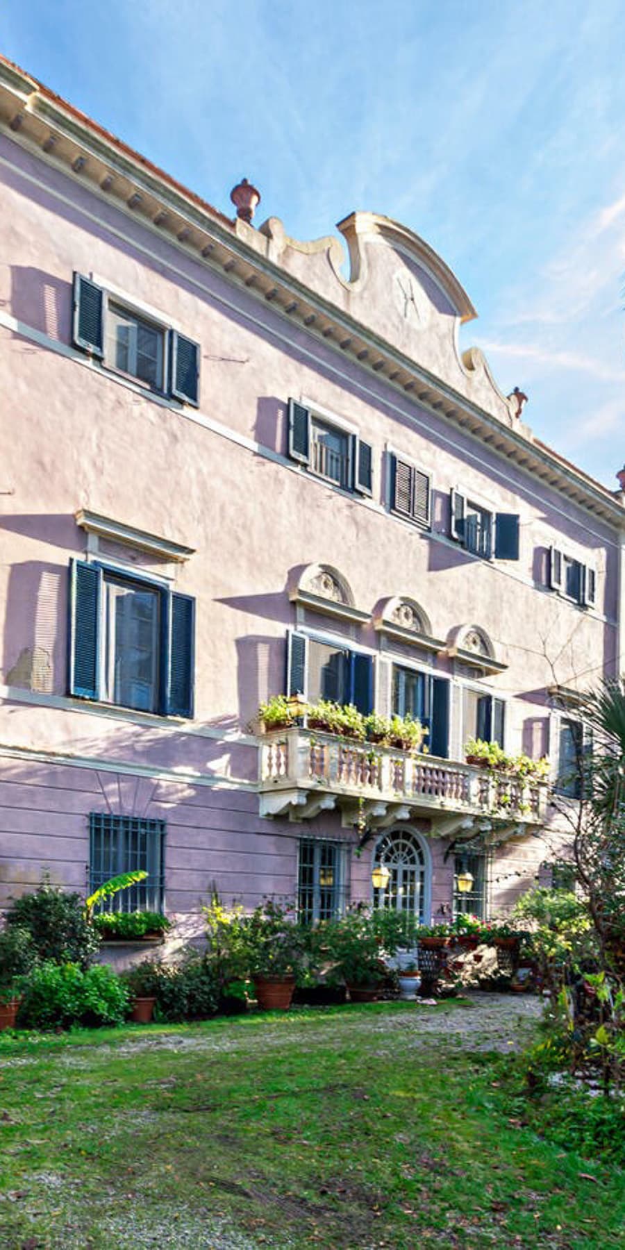 Historic Seventeenth-Century Villa in Tuscany's Rigoli