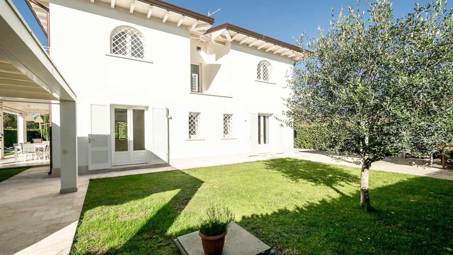 Elegant Villa with Pool in Marina di Pietrasanta, Tuscany