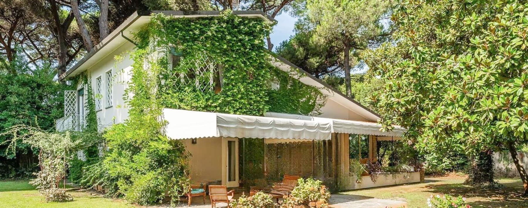 Prestigious Villa in Marina di Pietrasanta, Tuscany