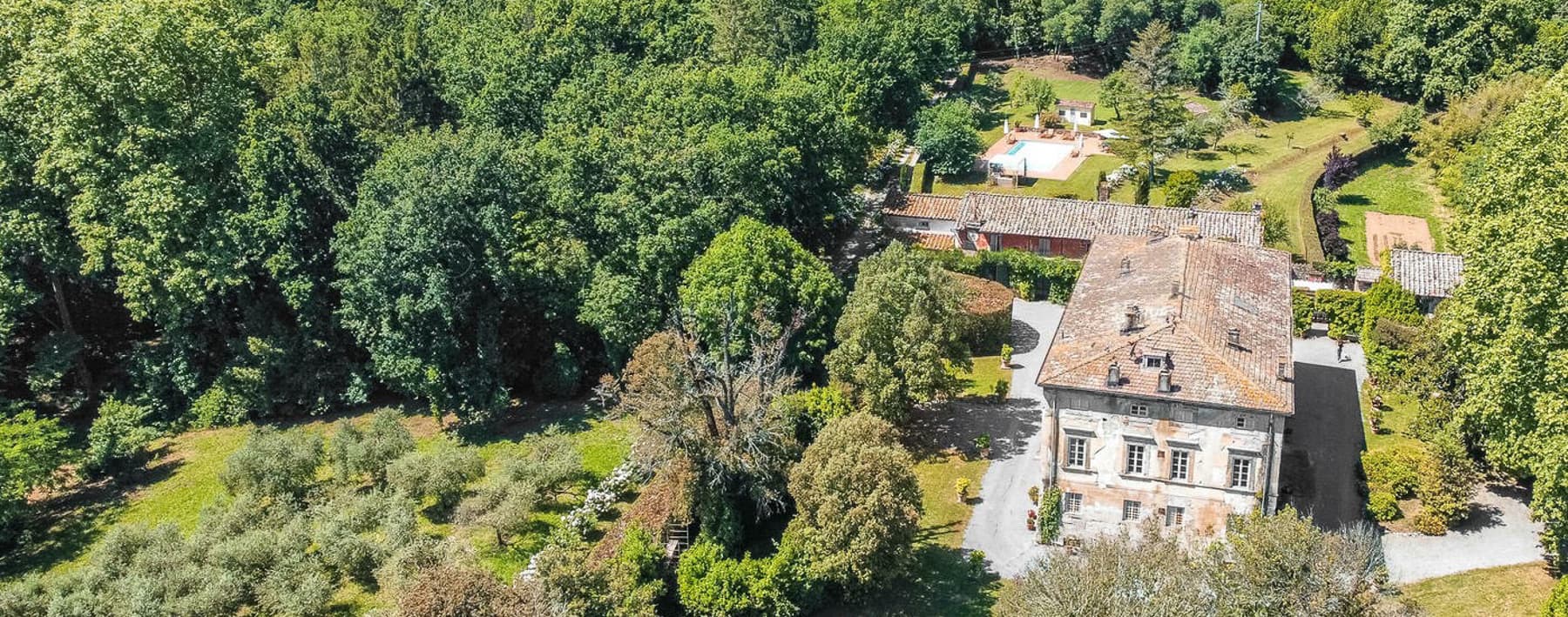 Historic Villa in Capannori, Tuscany with Vineyard