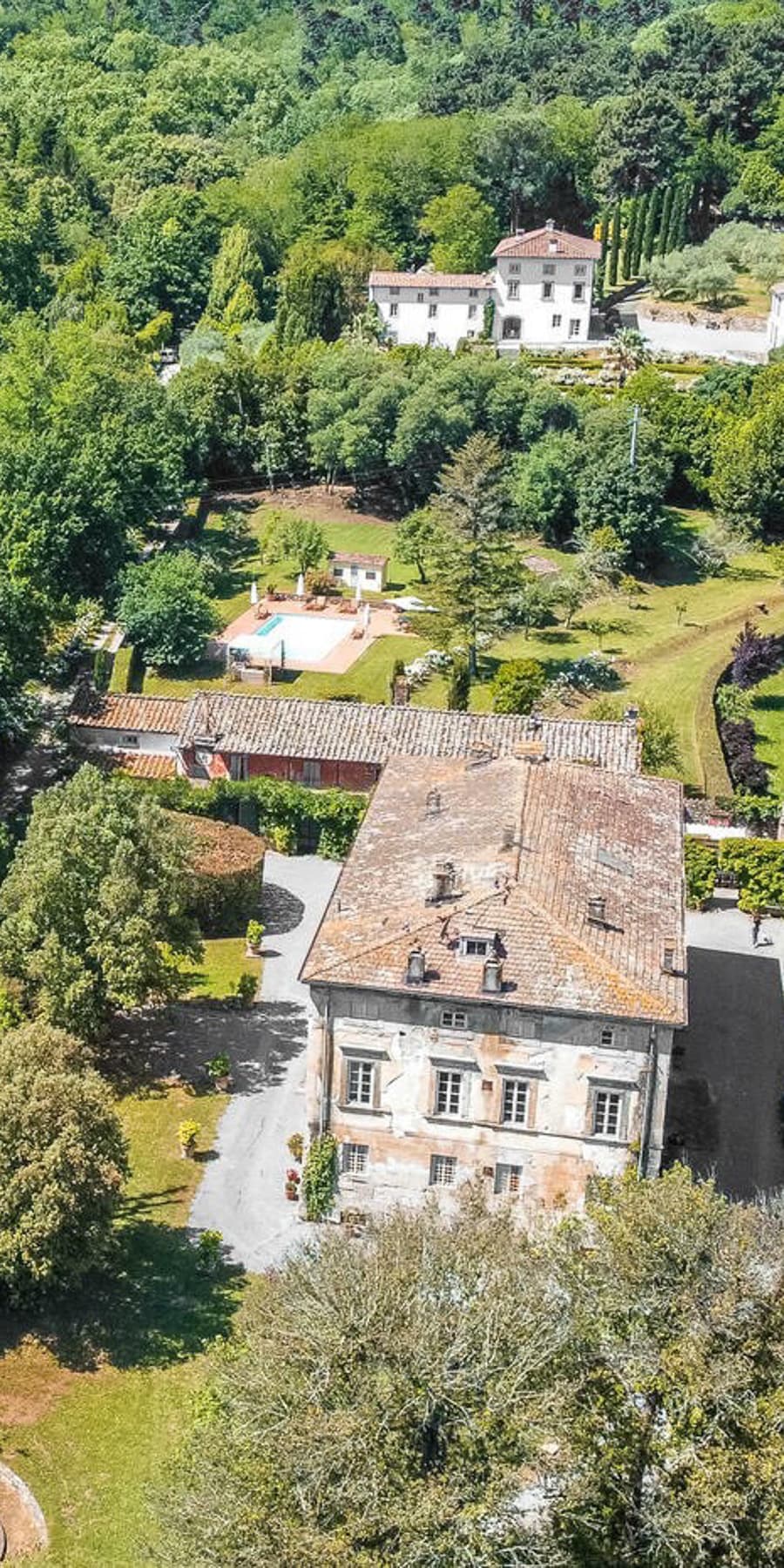 Historic Villa in Capannori, Tuscany with Vineyard