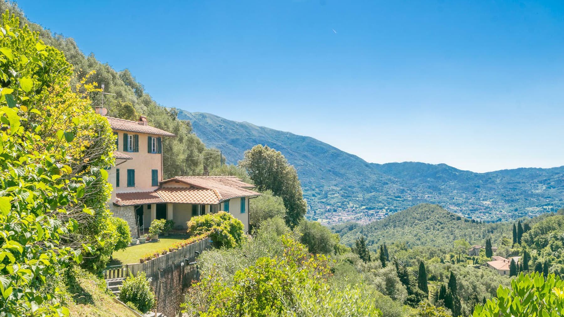 Villa panoramica a Santa Lucia, colline toscane