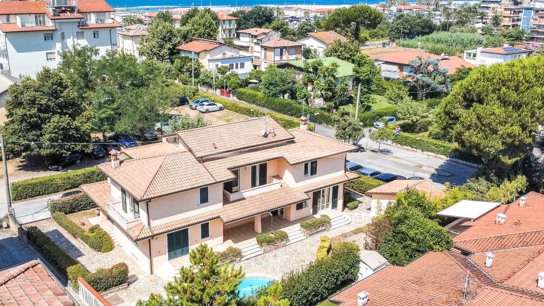 Villa elegante a Camaiore, Versilia con piscina privata
