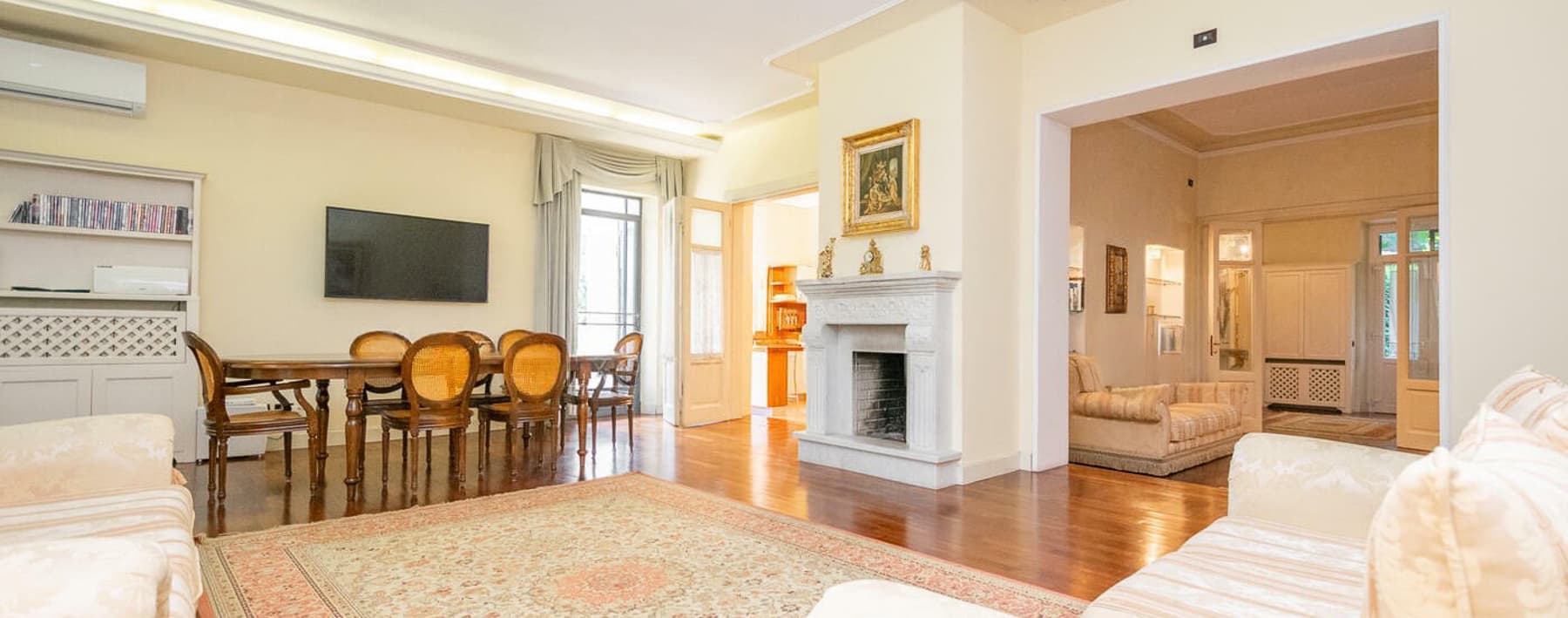 Villa elegante di fronte alle mura storiche di Lucca