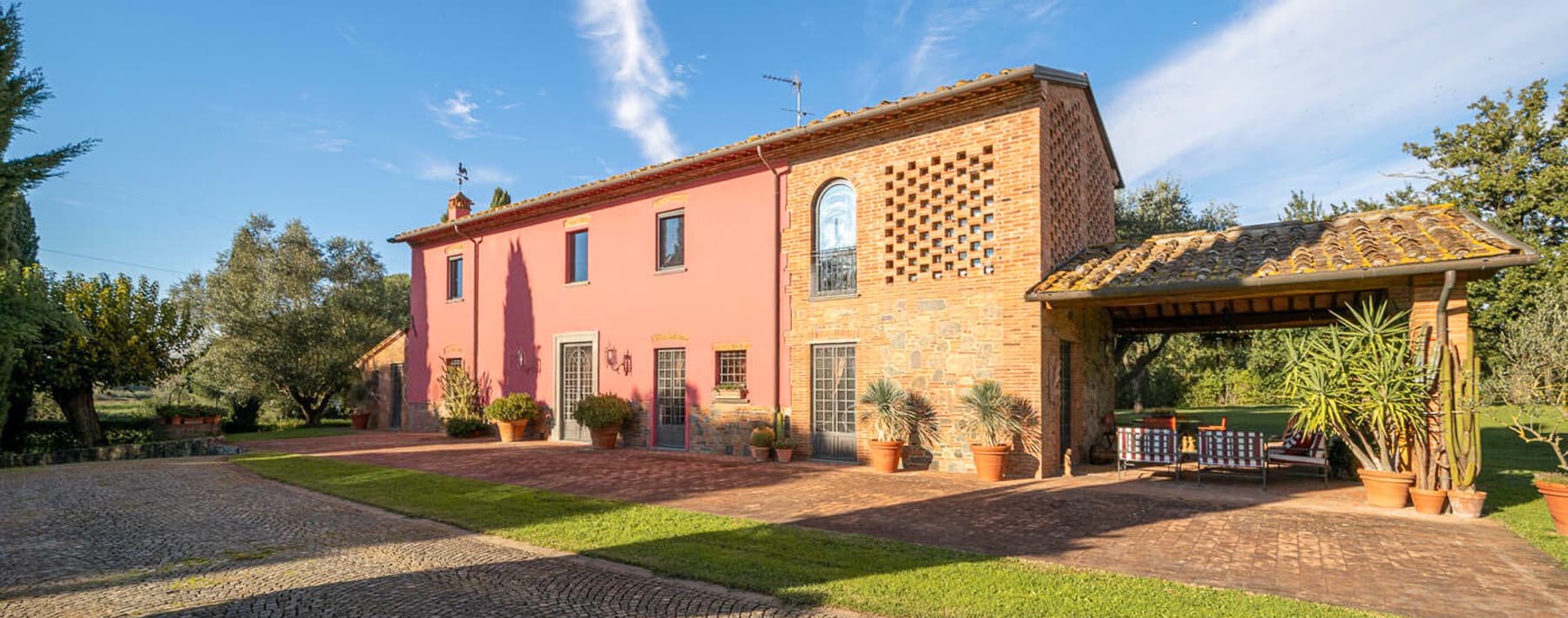 Casale toscano con parco privato ad Altopascio