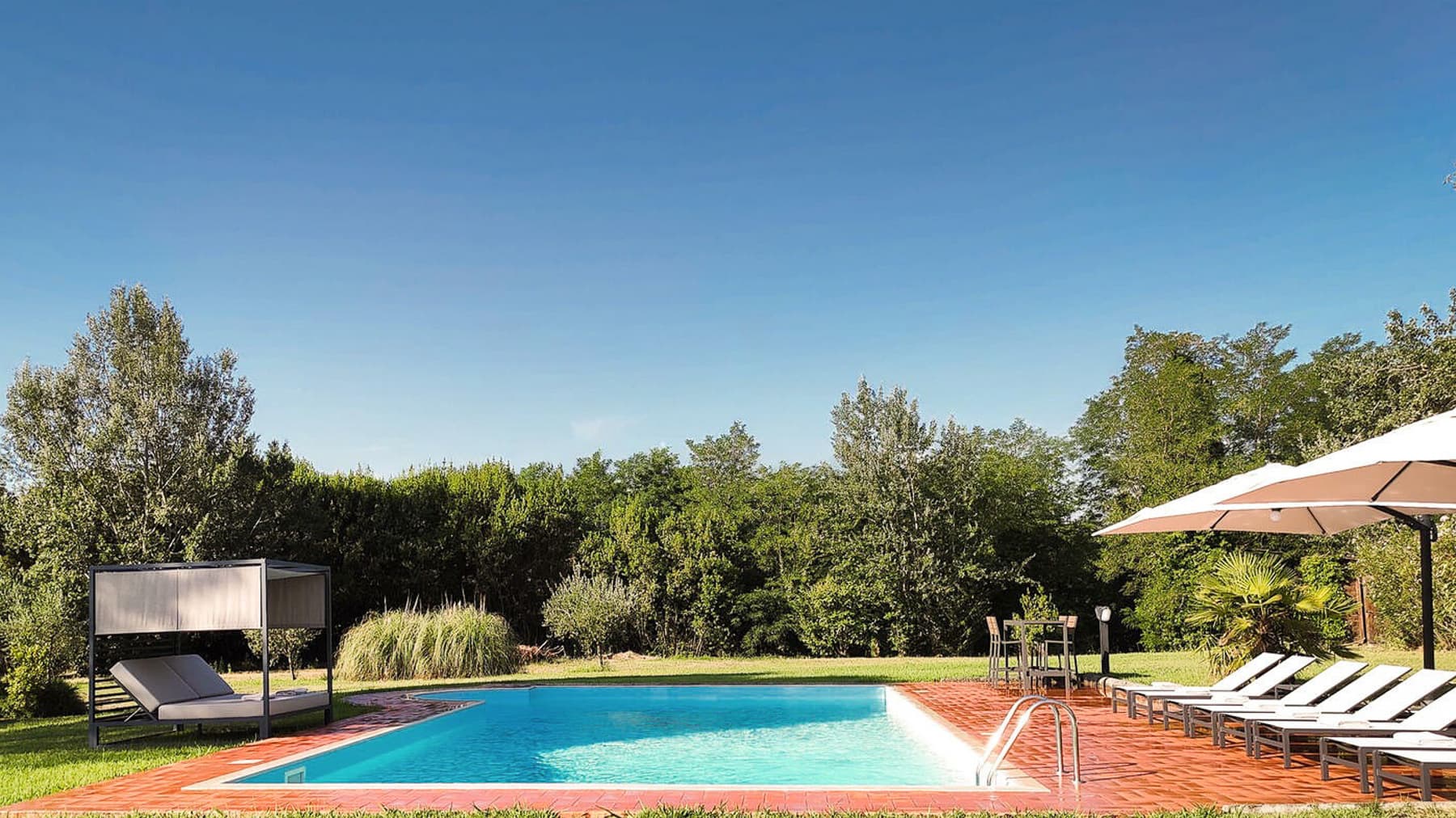 Casale con piscina nelle colline di Porcari, Toscana