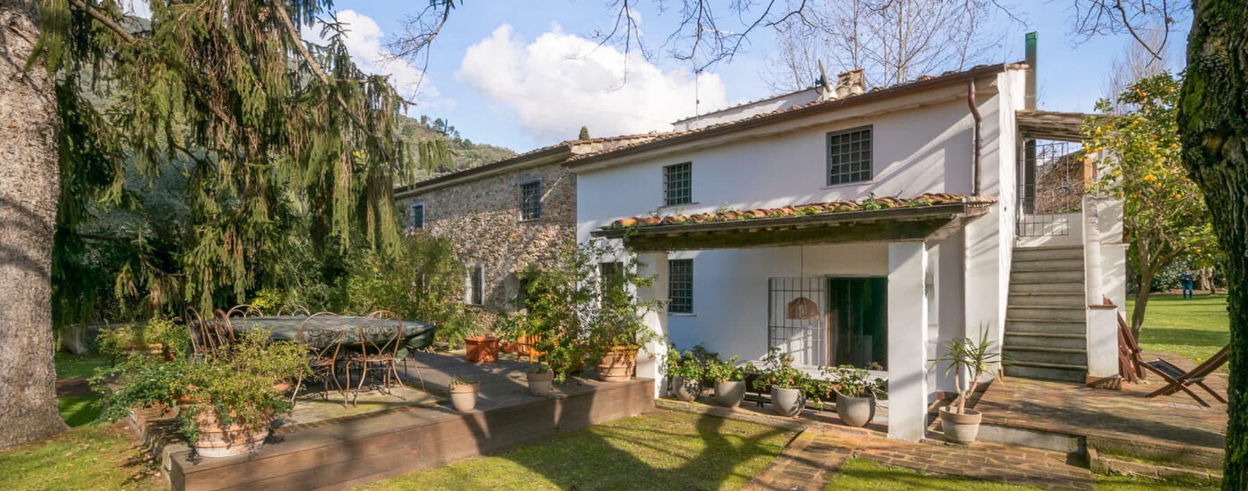 Casale storico in Versilia, charme a Pietrasanta