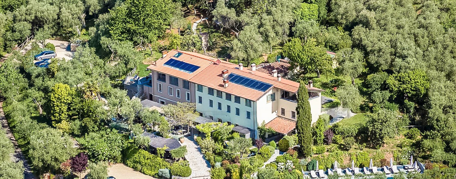 Casale panoramico in Versilia, tra mare e colline toscane