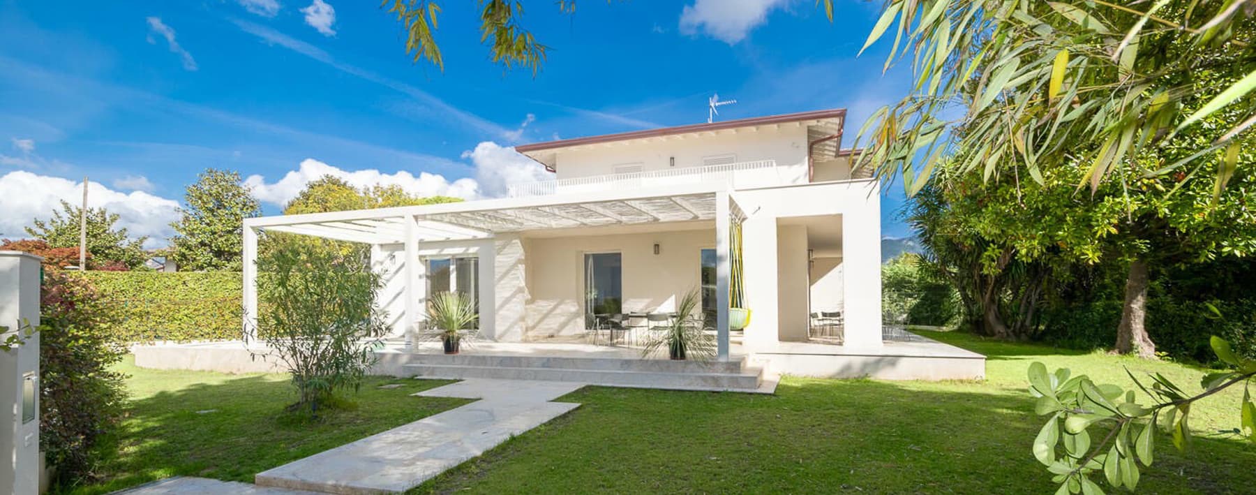 Elegant Villa with Pool in Forte dei Marmi, Tuscany