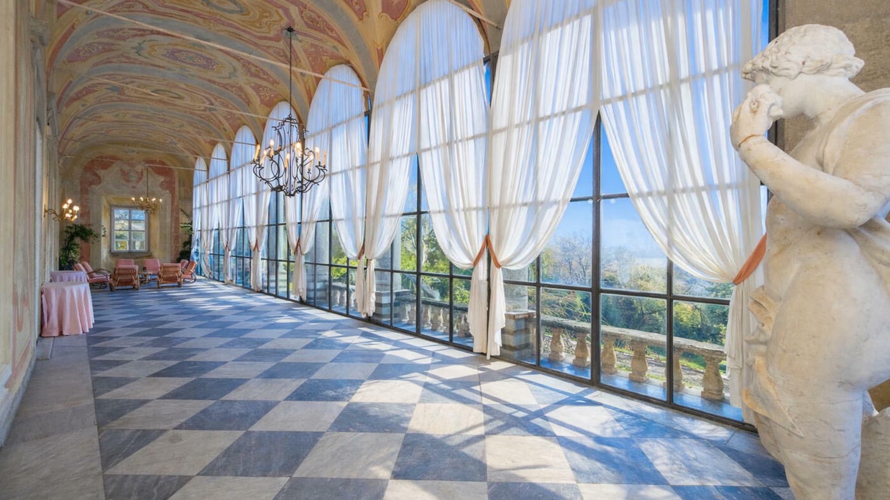 Villa rinascimentale tra le colline di Lucca, Toscana