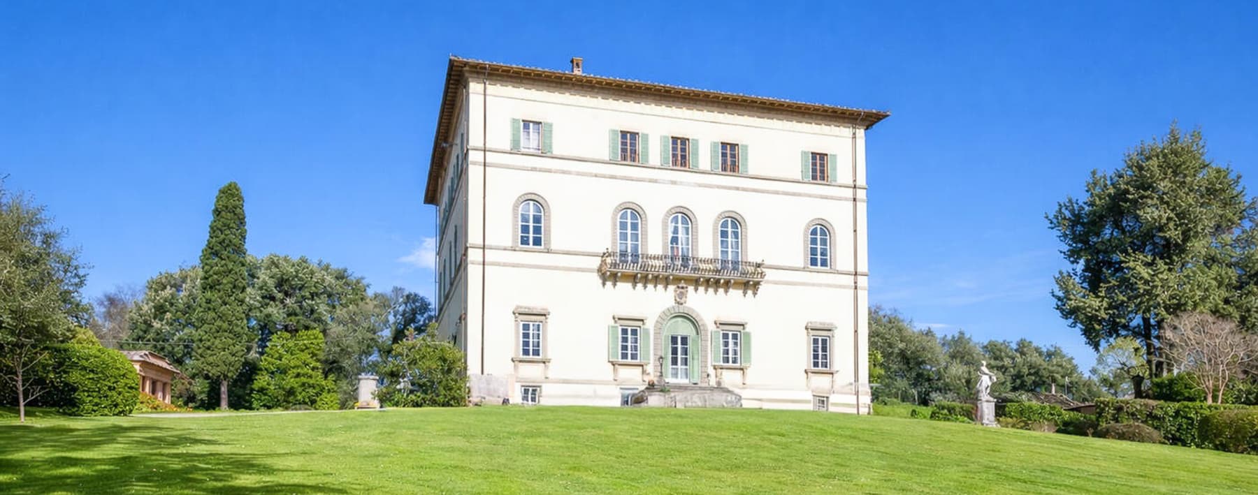 Villa storica tra le colline di Lucca, Toscana