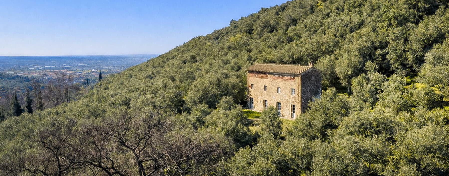 Casale storico in Toscana, Camaiore, tra le colline