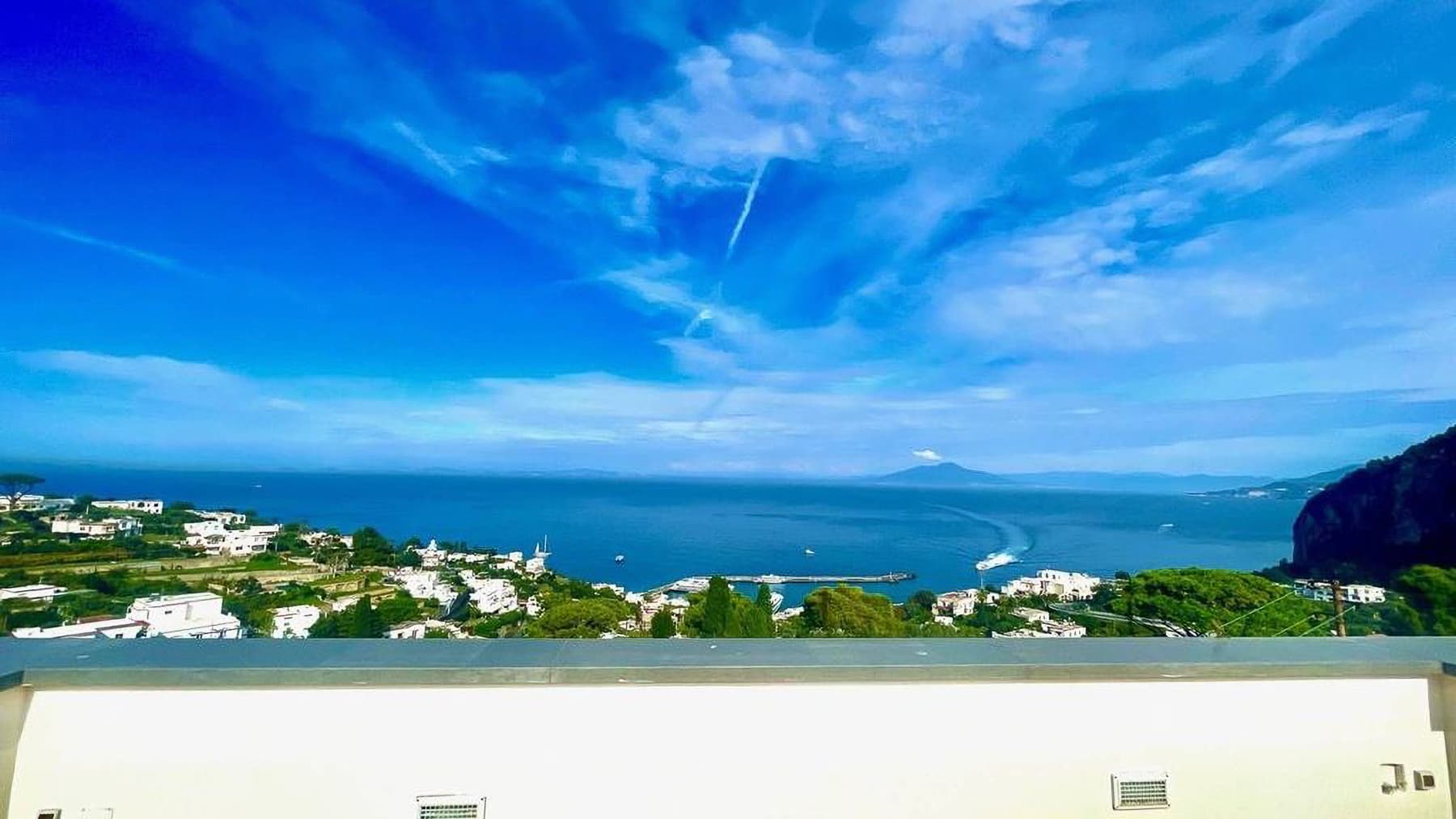 Palazzo con terrazzo vista mare a Marina Grande, Napoli