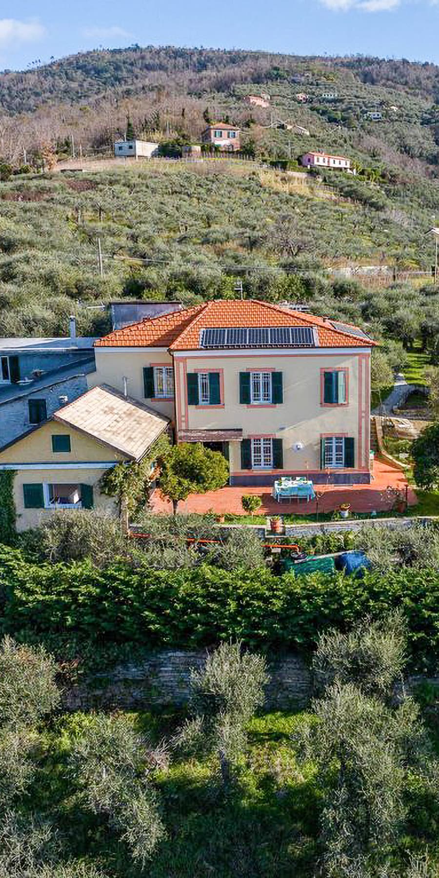 Elegant Villa in Lavagna, Liguria's Coastal Charm