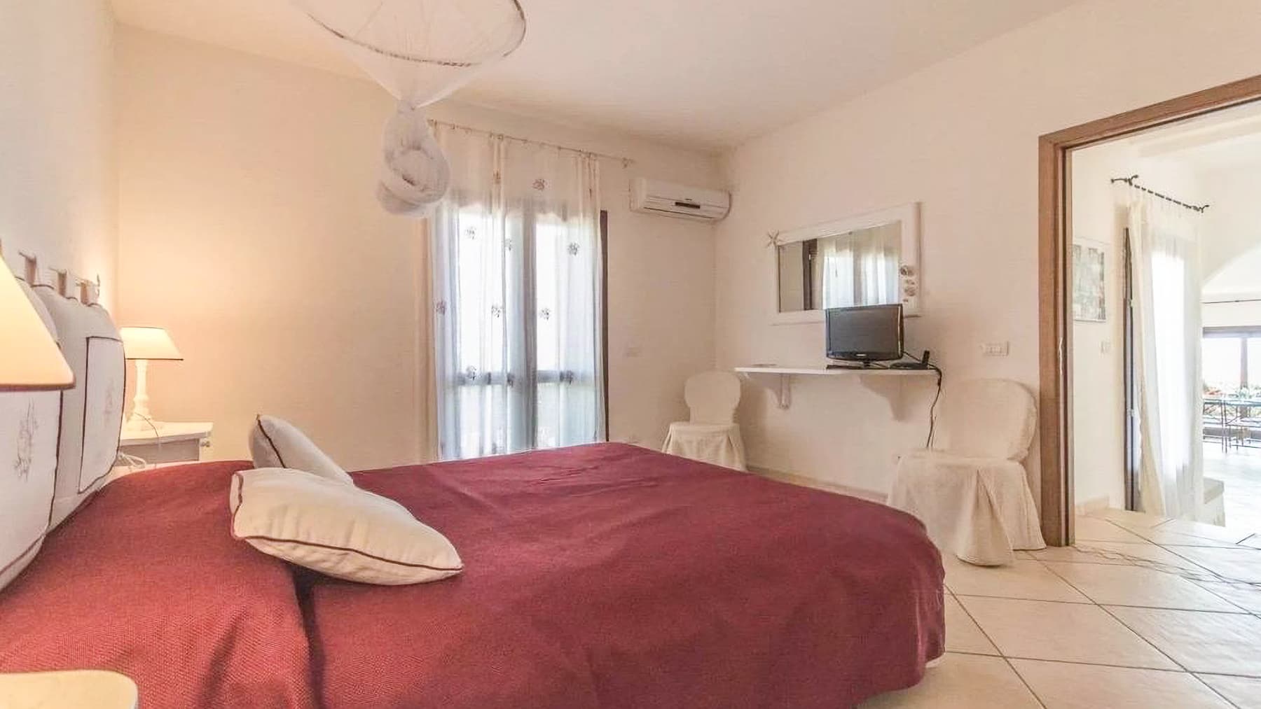 Villa con giardino ad Arzachena, Sardegna