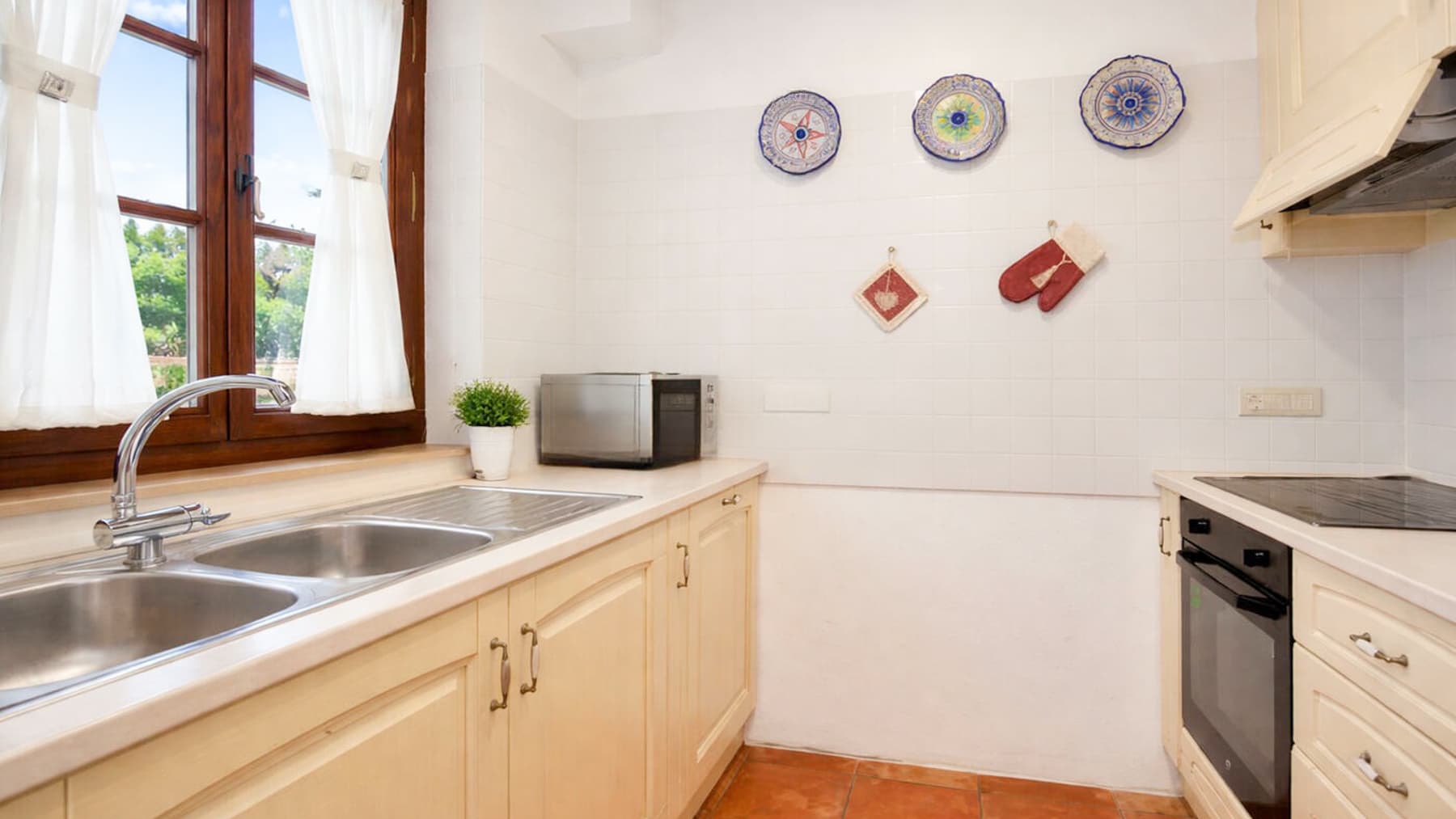 Villa con Piscina e Giardino a Lucca, Toscana