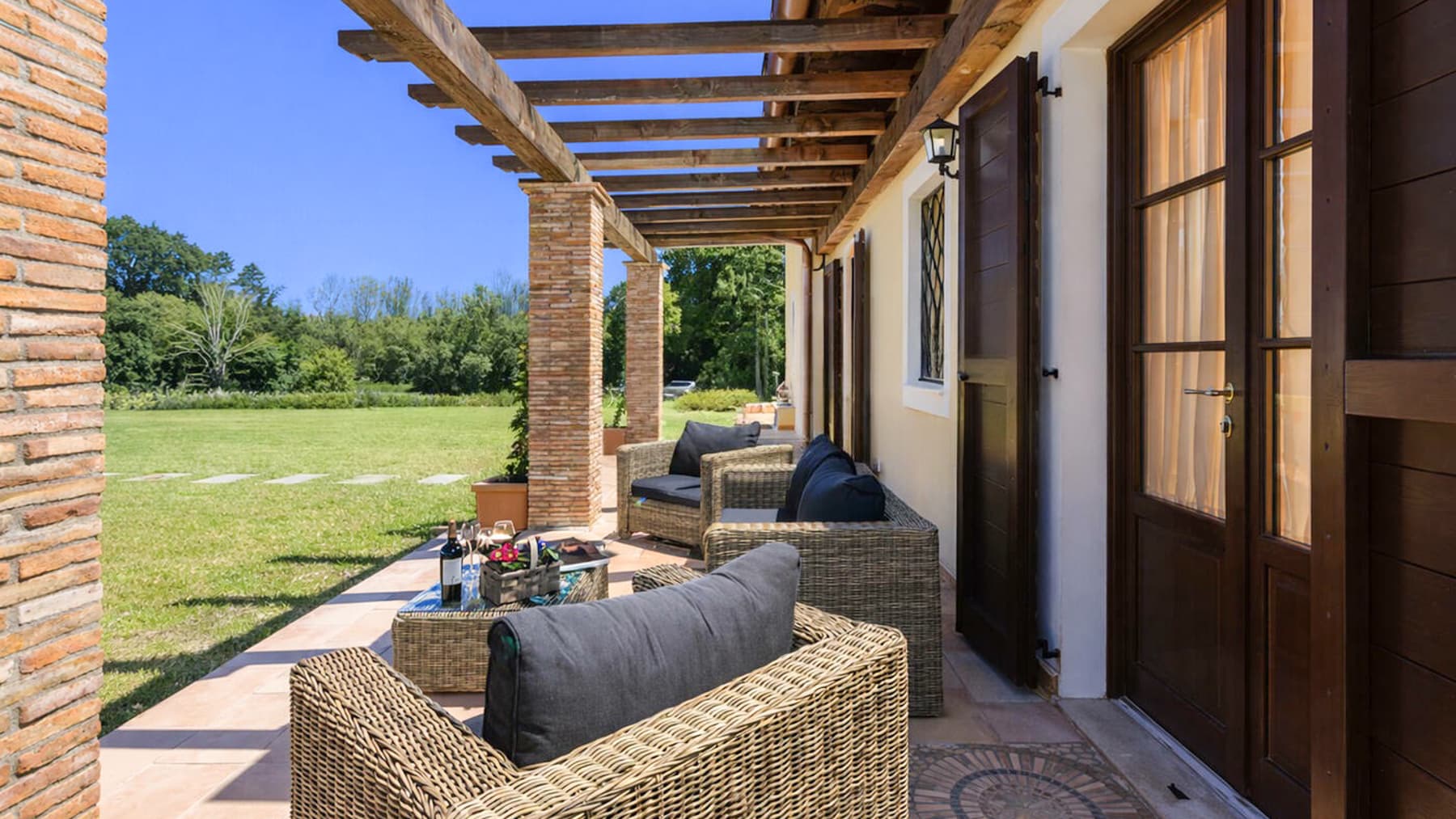 Villa con Piscina e Giardino a Lucca, Toscana
