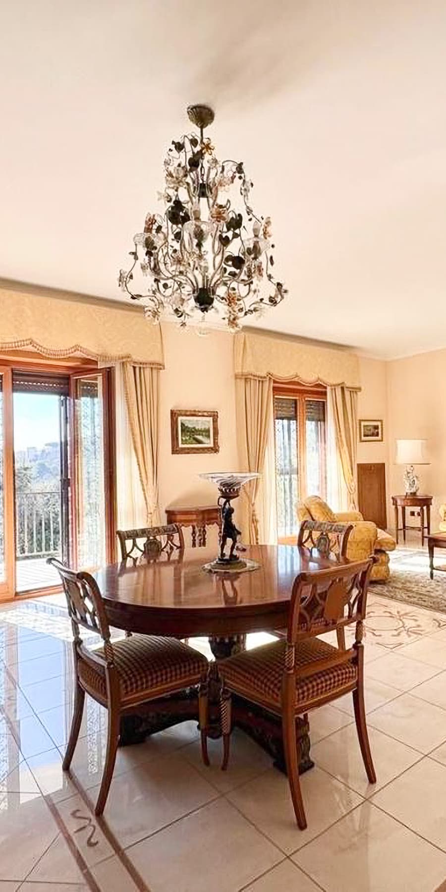 Charming Apartment in Napoli, Campania