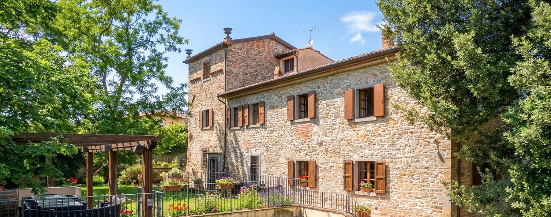 Rustic Country House in Capolona, Tuscany