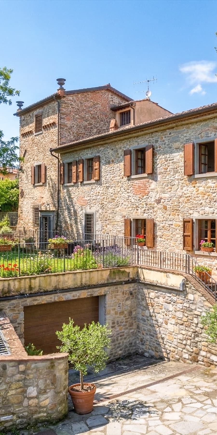 Rustic Country House in Capolona, Tuscany