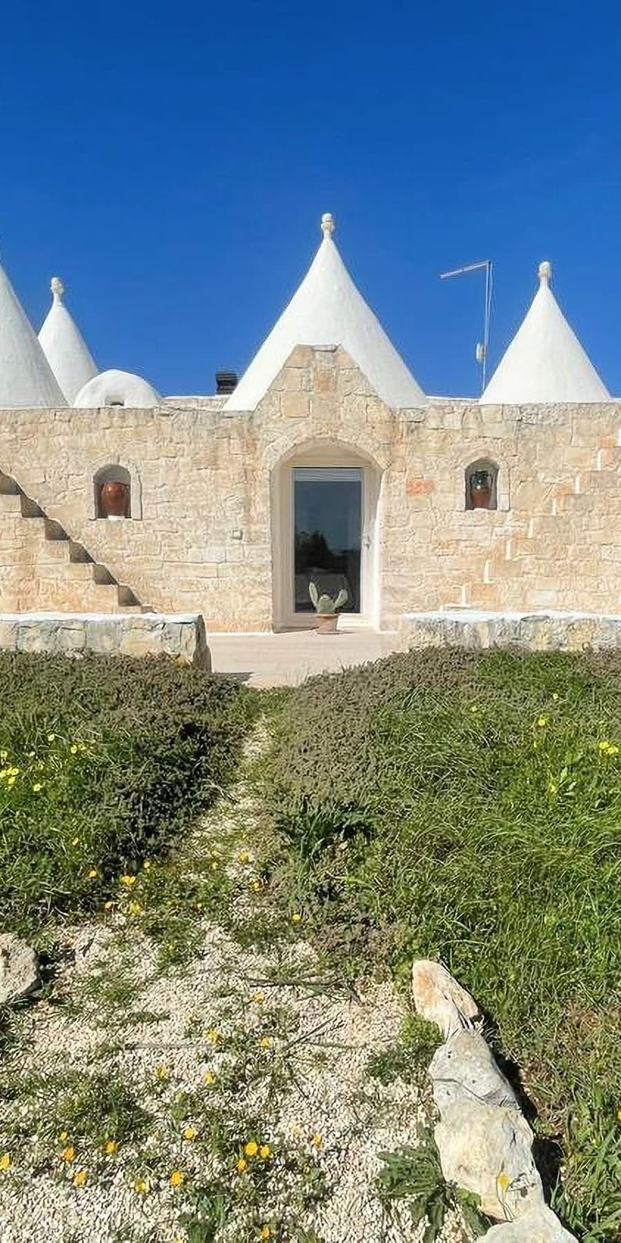 Trullo di 180 mq a Ostuni, Puglia, con piscina e giardino