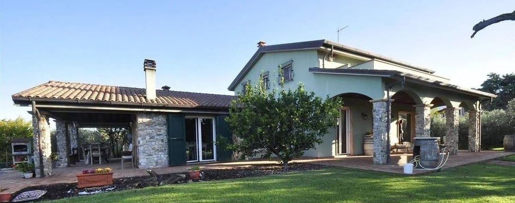 Villa esclusiva a San Vincenzo con piscina e giardino
