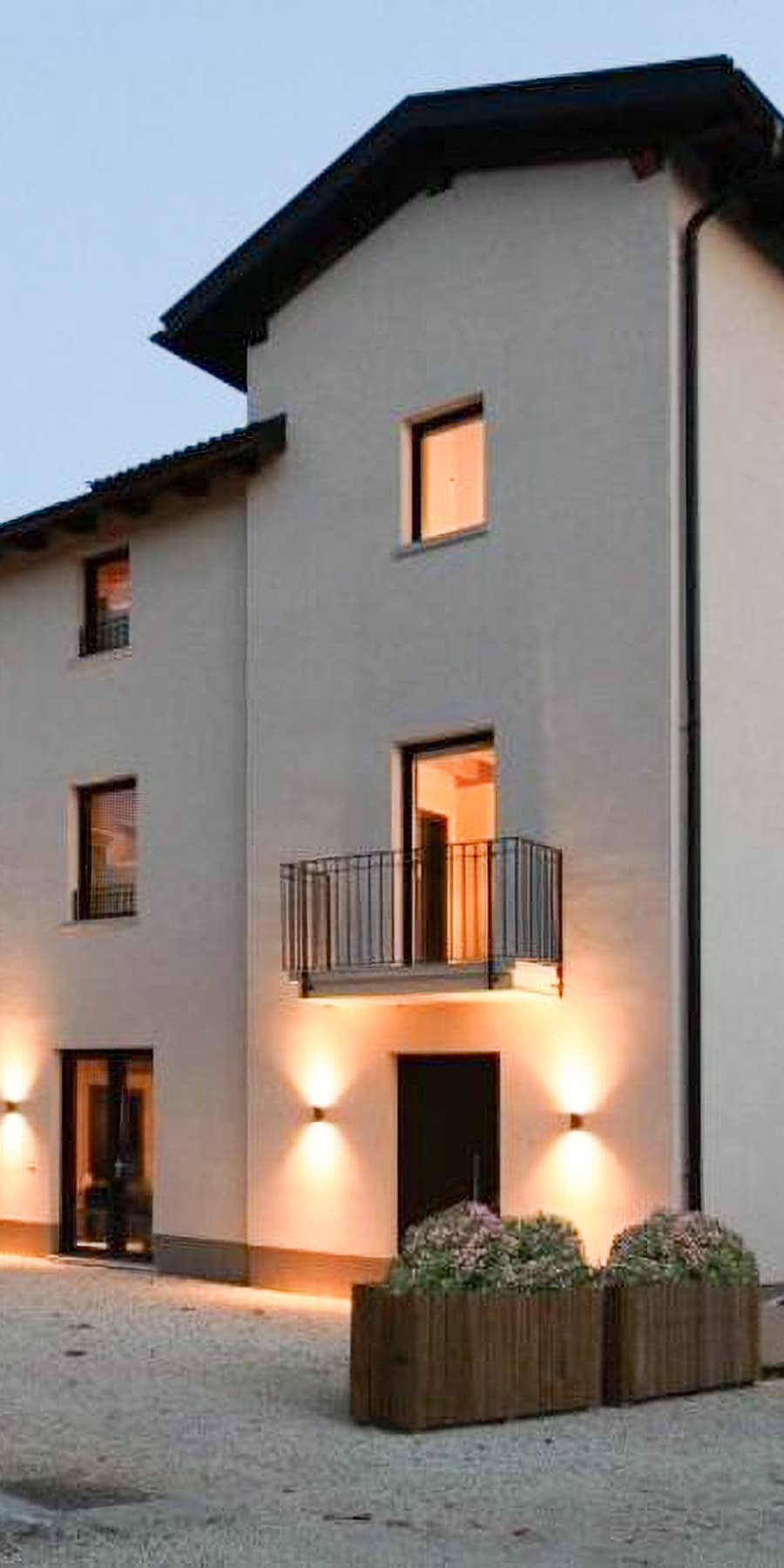 Villa with Pool Near Lake Garda, Veneto Retreat