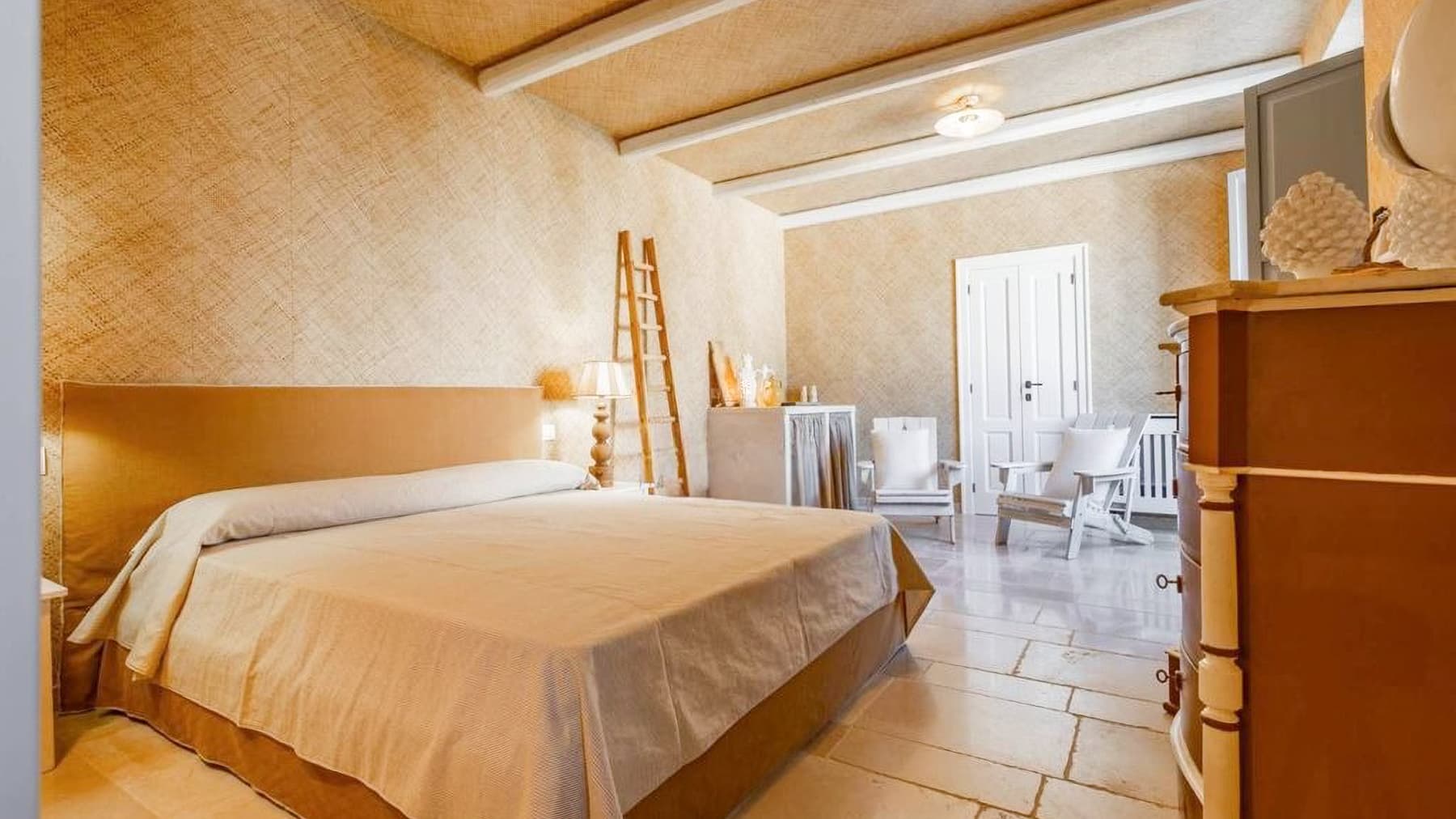 Villa con Piscina e Giardino a Polignano a Mare, Puglia