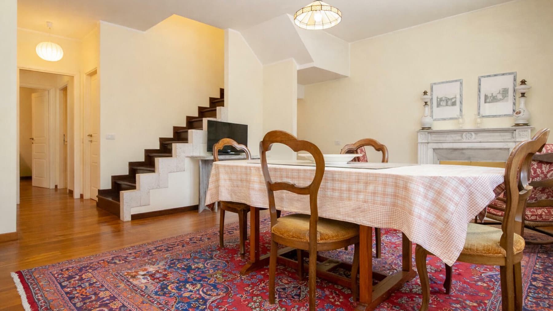 Villa di prestigio tra le colline della Versilia, Camaiore