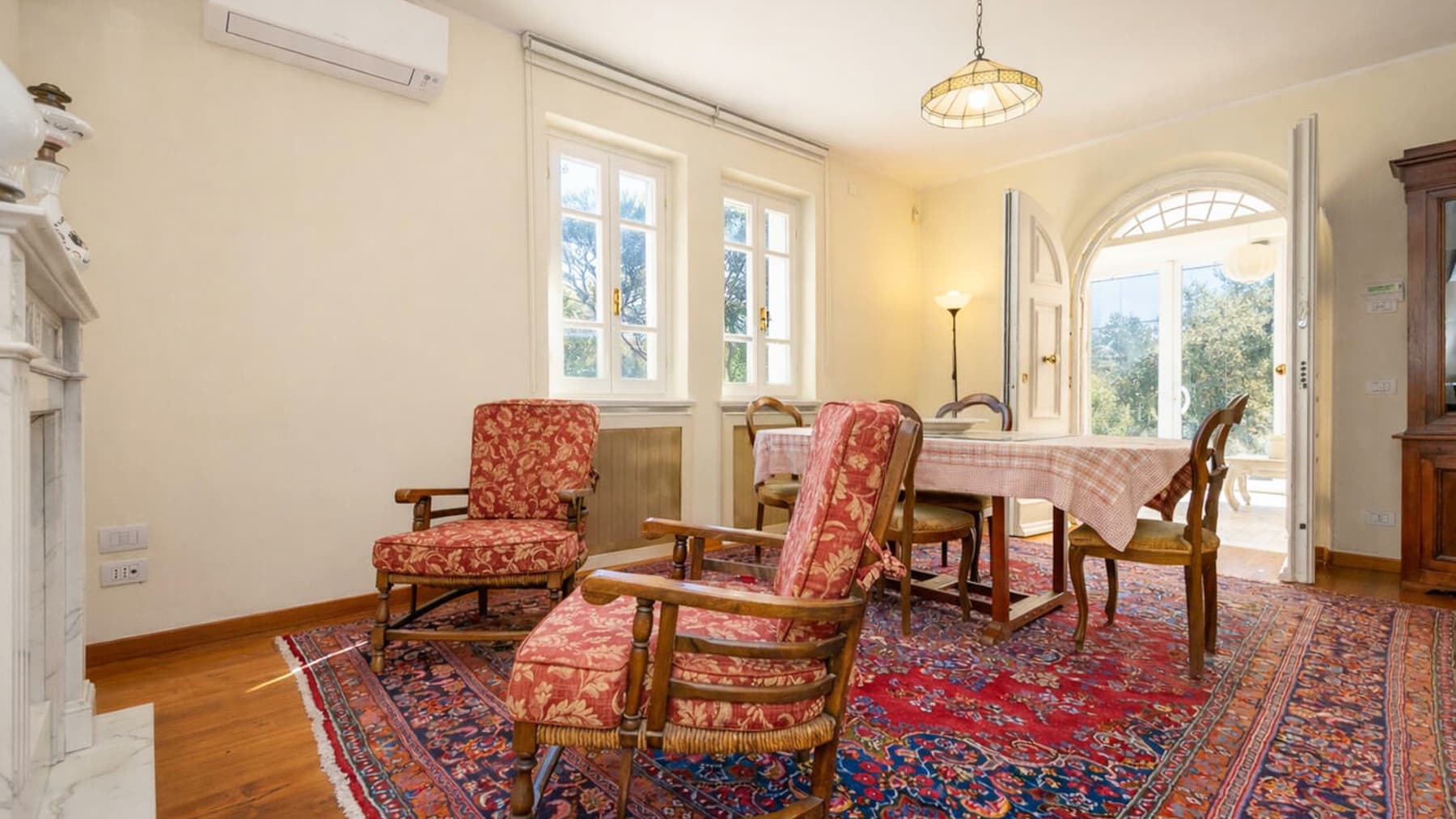Villa di prestigio tra le colline della Versilia, Camaiore