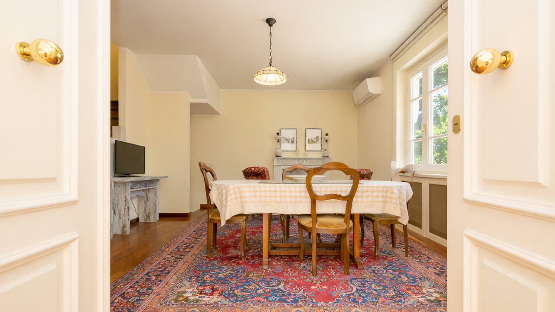 Villa di prestigio tra le colline della Versilia, Camaiore