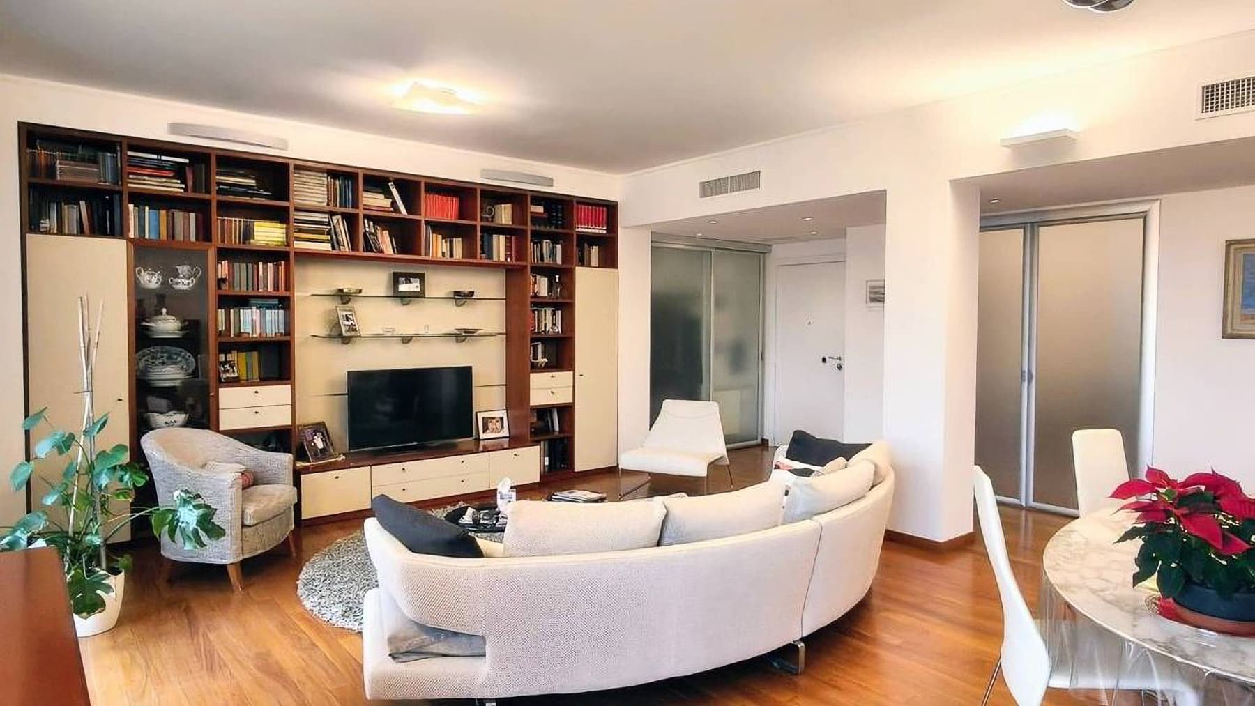 Spacious Apartment in Milan, Lombardy with Balcony