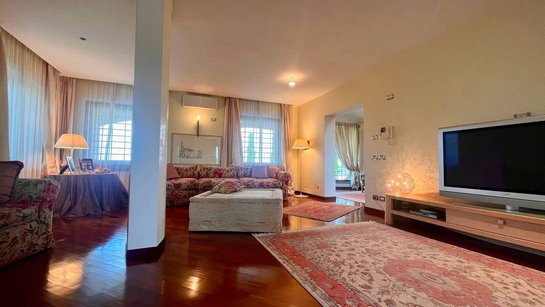 Spacious Villa with Garden in Rome, Lazio