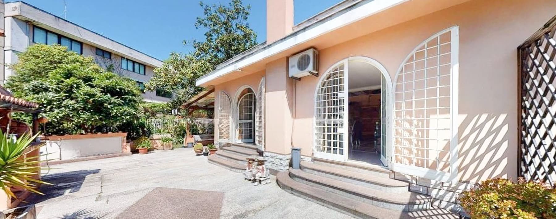 Villa esclusiva con piscina nel cuore di Roma