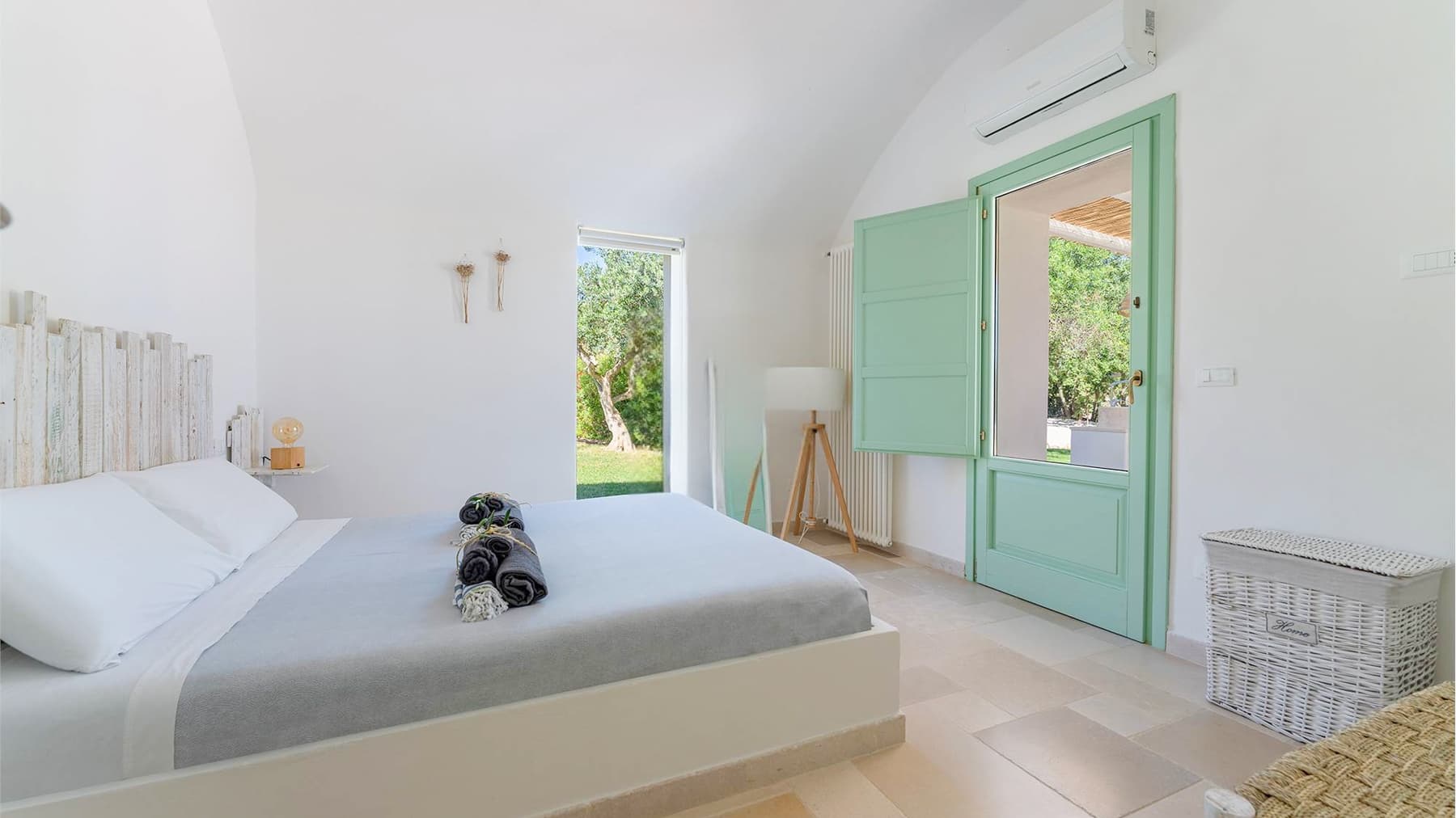 Villa con Piscina e Vista in Campagna Ostunese, Puglia