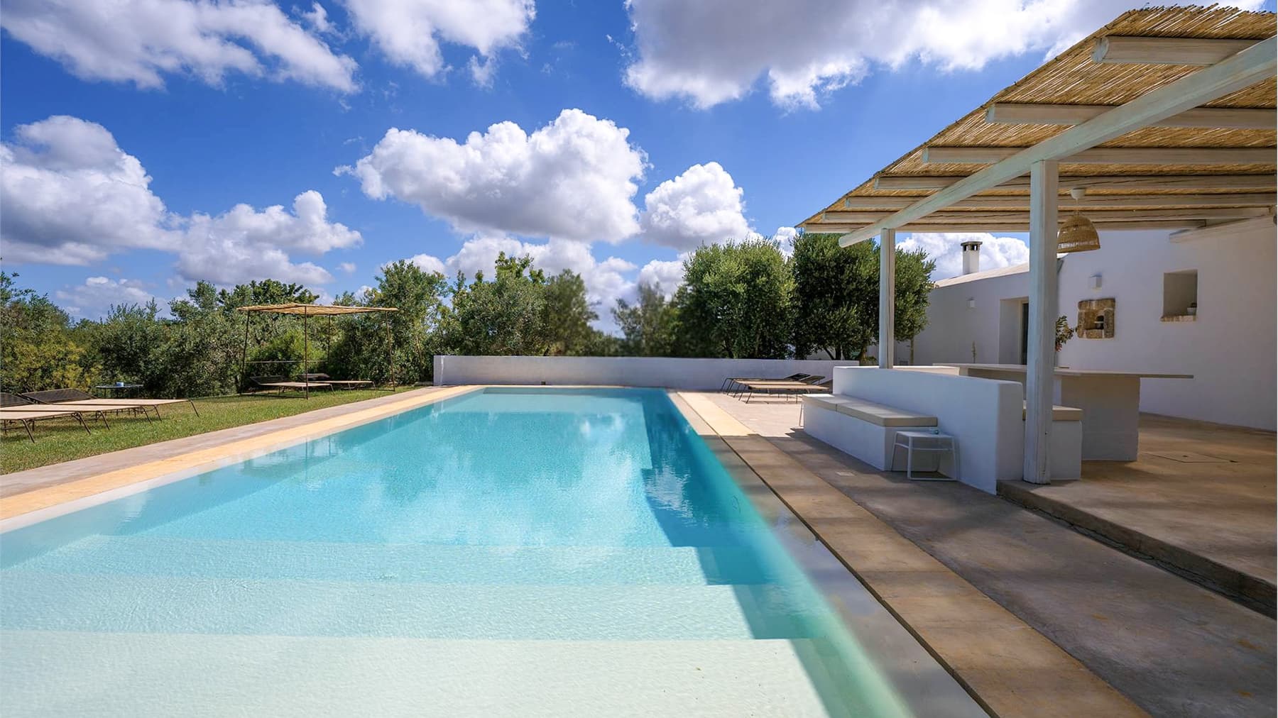 Villa con Piscina e Vista in Campagna Ostunese, Puglia