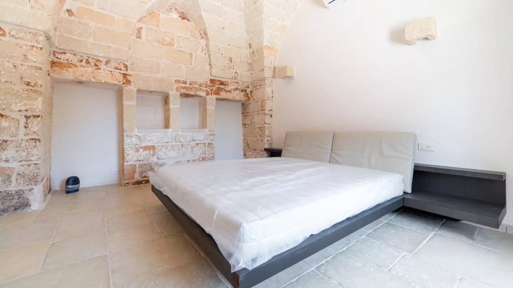 Elegant Villa in Ostuni, Puglia's Charming Gem