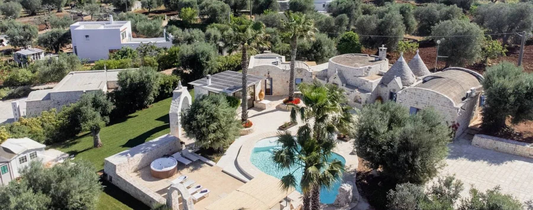 Trullo esclusivo con piscina a Ostuni, Puglia
