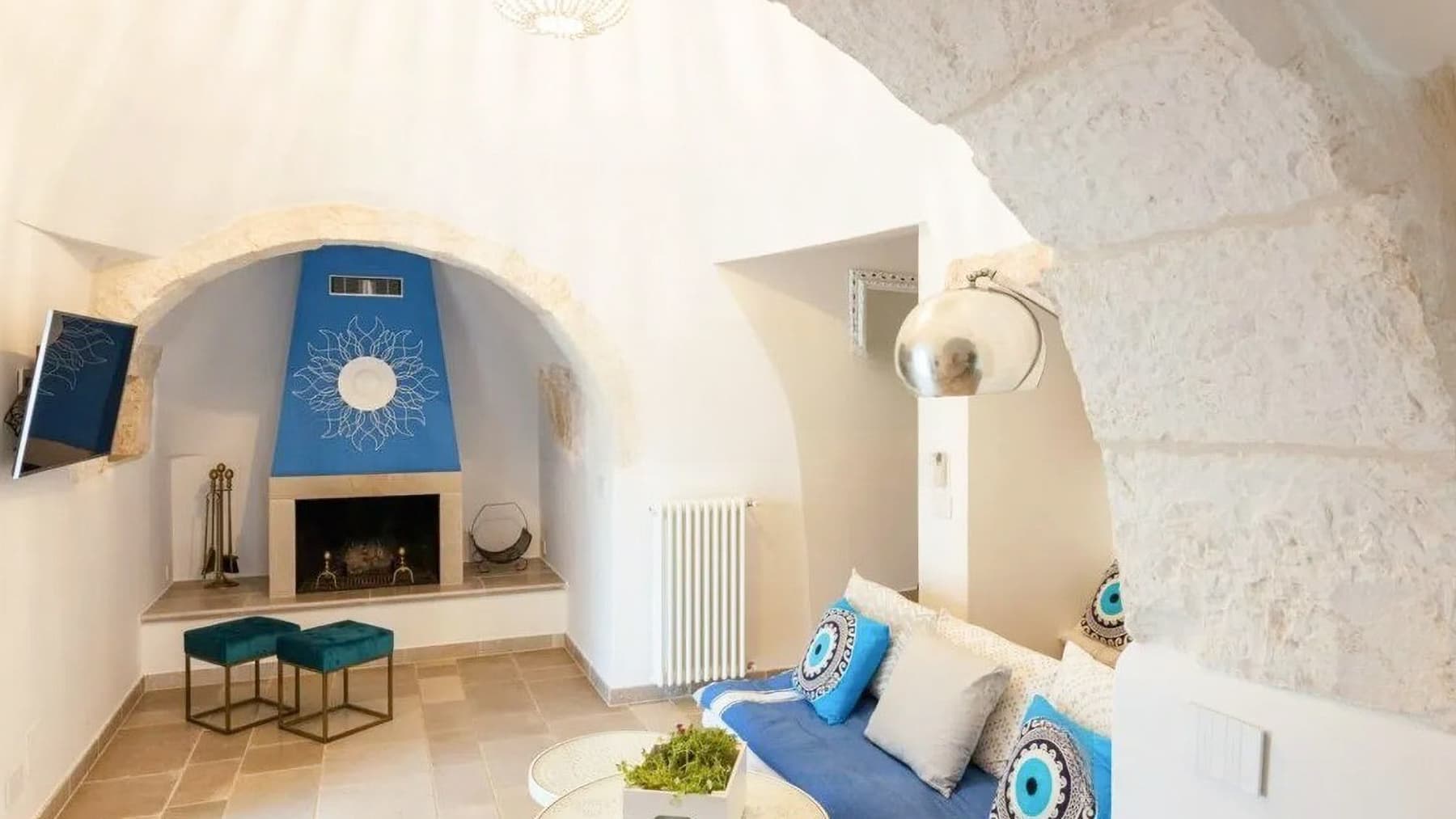 Charming Villa in Ostuni, Puglia's Scenic Beauty